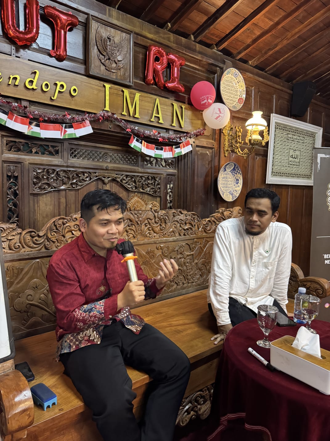 Ramai Anak Muda di Pendopo Iman, Ustadz Nur Fajri Romadhon & Ustadz Umaier Khaz Bongkar Makna Bertuhan